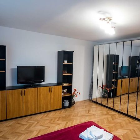 Pangsapuri 35 m² dengan 1 bilik tidur dan 1 bilik mandi peribadi di Calea Sagului Timisoara Luaran gambar