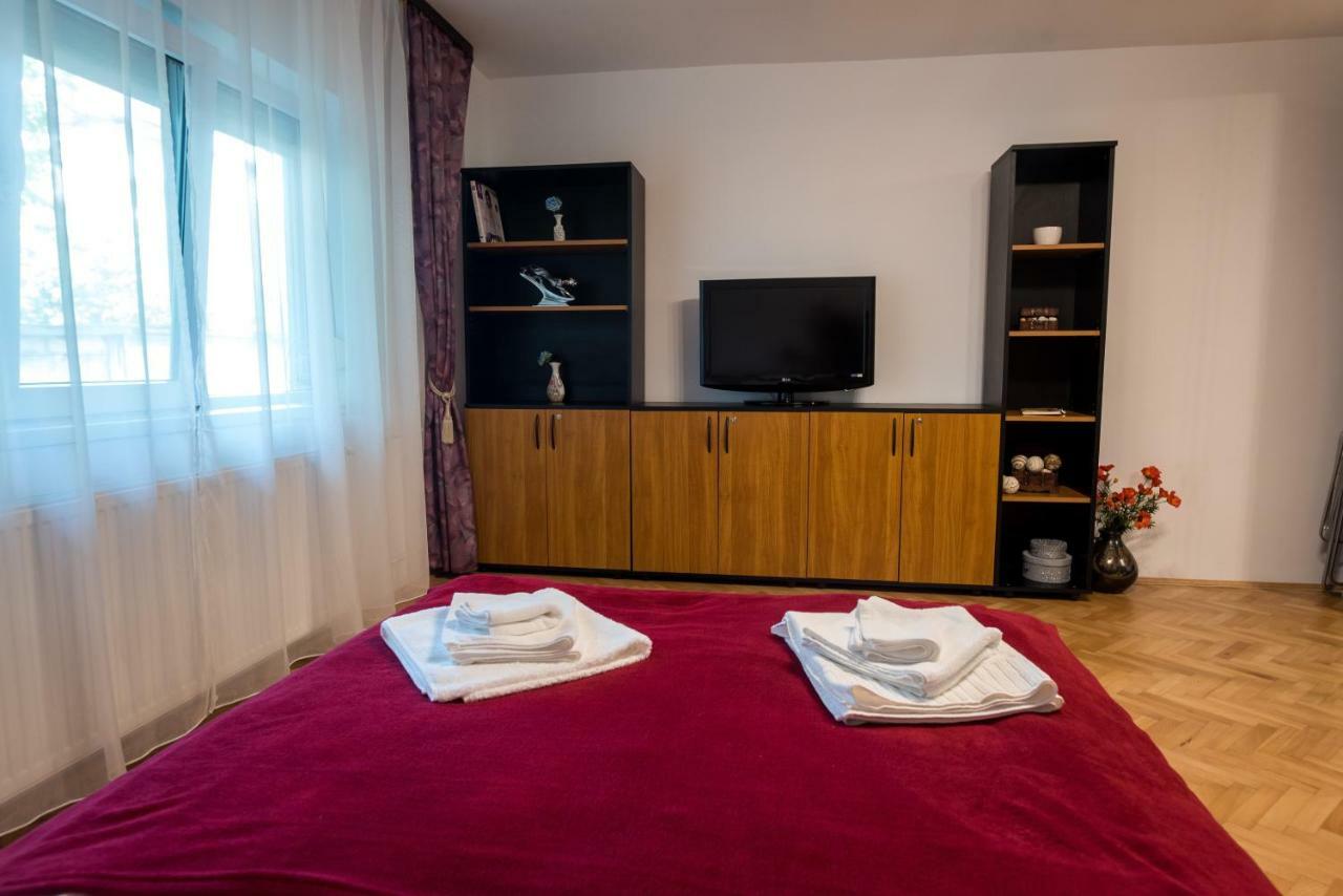 Pangsapuri 35 m² dengan 1 bilik tidur dan 1 bilik mandi peribadi di Calea Sagului Timisoara Luaran gambar